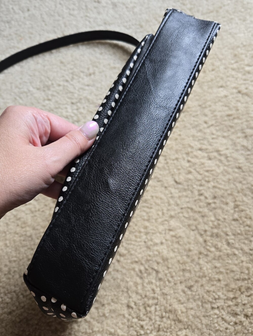 RELIC Black & White Polka Dot Crossbody Bag Faux Leather Purse Strap Zipper - Picture 4 of 6
